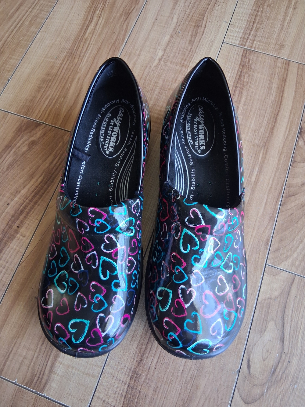Cherokee Black Heart-Print Slip-On Clogs